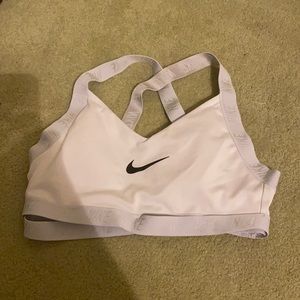 white nike sports bra